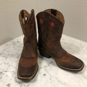 Kids Ariat Boots- Size 4